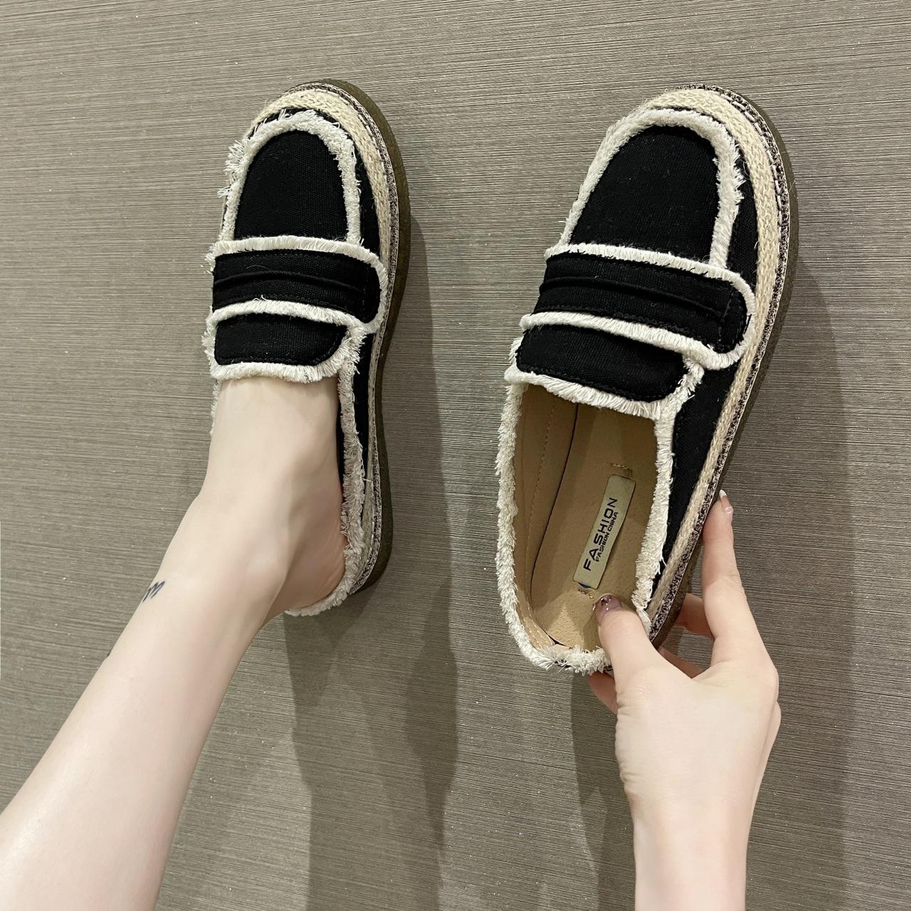 

Тапочки женские верхняя одежда весна-лето 2025 новые однотонные парусиновые сумки на голову полутапочки с одной педалью каблук рыбацкие тапочки 35 чёрный