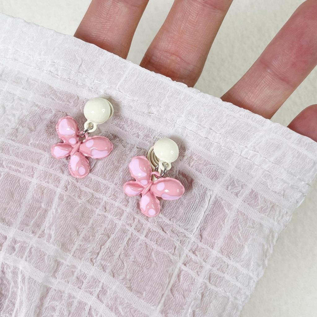 Vintage French Pearl No-Pierce Earrings: Elegant Luxury Clip-ons for Women