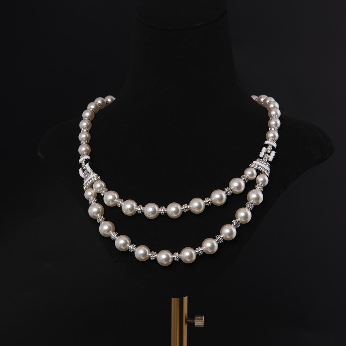 Medieval Vintage High-End Temperament Versatile Copper-Plated Platinum-Plated White Glass Bead Necklace Set