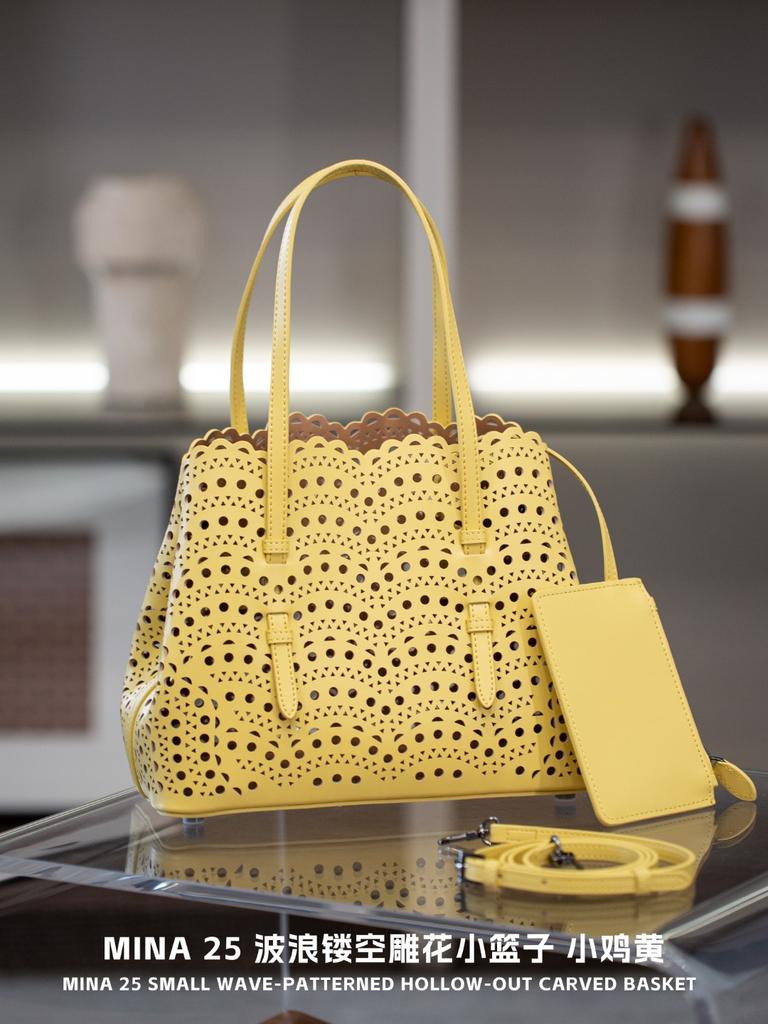 25 Small Fresh Fashion Hollow Embossed Cowhide Vegetable Pattern Womens Single Shoulder Daily Casual Bag