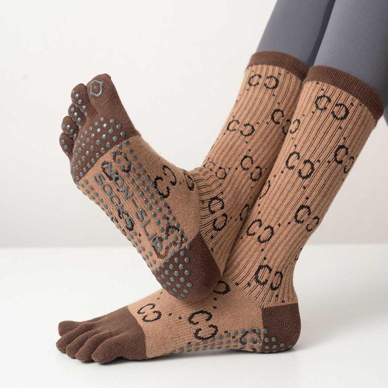 

Non Slip Knee Socks Indoor Fitness Yoga Socks Light brown