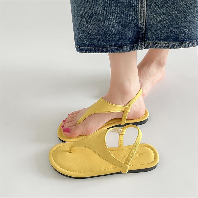 Fashion and lightweight red French flat-bottomed non-slip sandals for women's summer wear 2025 new high-end herringbone cool slippers