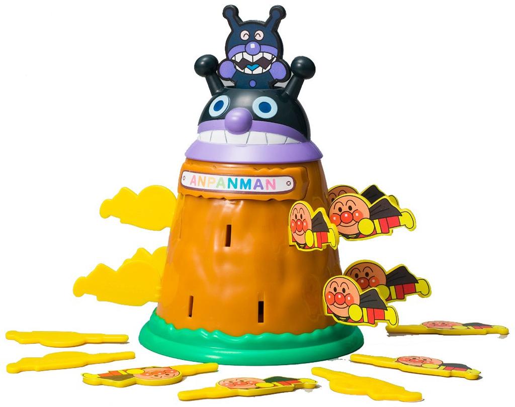 Anpanman pounding Mini Anpanman's punch!