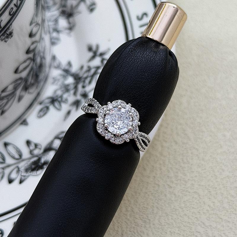 Light Luxury And Elegant Full Of Diamonds, Flower Group Setting, Main Diamond Full Of Diamonds, Zir*****Pen Ring, Exquisite Niche High-End Ring, Woman