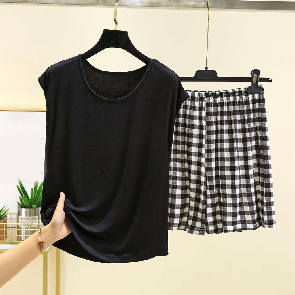 Ladies' Casual And Comfortable Round Neck Solid Color Top With Checkered Printed Shorts Plus Size Set