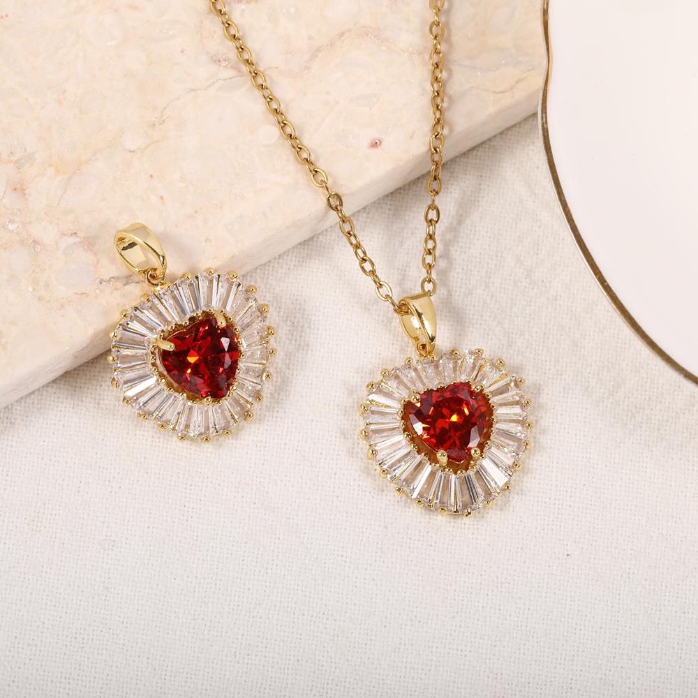 French Retro High-End Copper Gold Plated Necklace with Micro-Inlaid Zircon Pendant