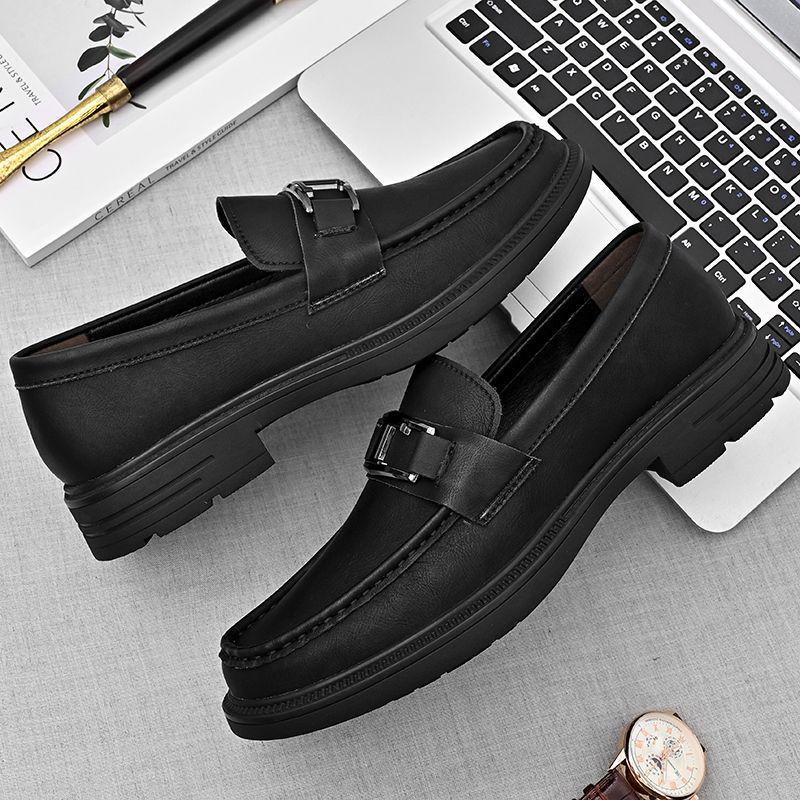 

Мужские кожаные лоферы слипоны в корейском стиле: Натуральная кожа, Мягкая подошва, Увеличение роста, Модные повседневные мокасины для осени и зимы. 44 чёрный