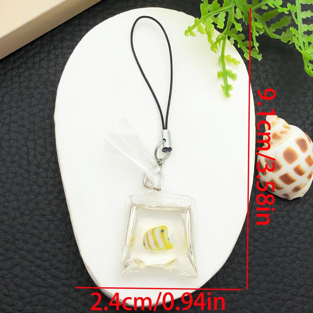 Resin Ocean Blue Yellow Black Small Fish Keychain – Creative Backpack and Car Key Ornament