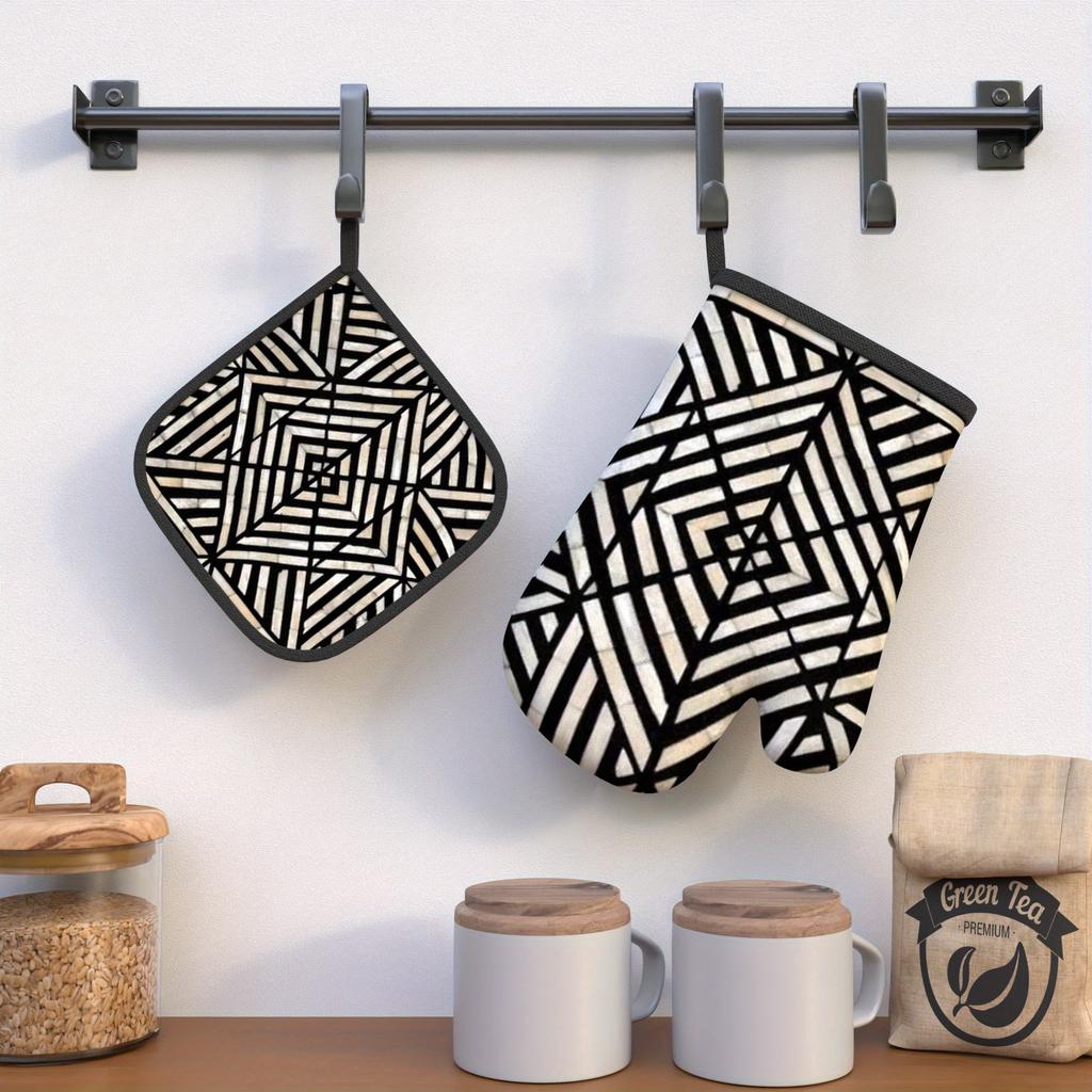 2PC Moo2PCe & Pine Tree De2PCign Oven Mitt2PC - 10.6x6.7 Inch Heat Re2PCi2PCtant Pot Holder2PC for C