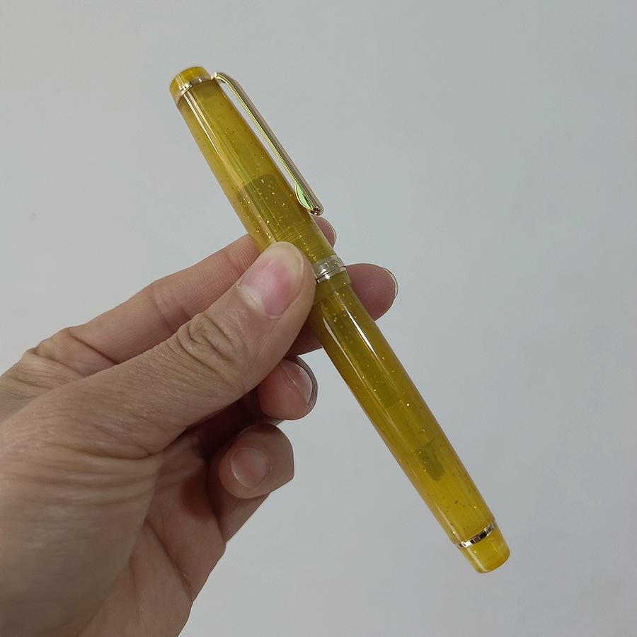 Jinhao 82 Fountain Pen - Fresh Style Portable Pocket Pen with Converter for Business, Office, and Travel.