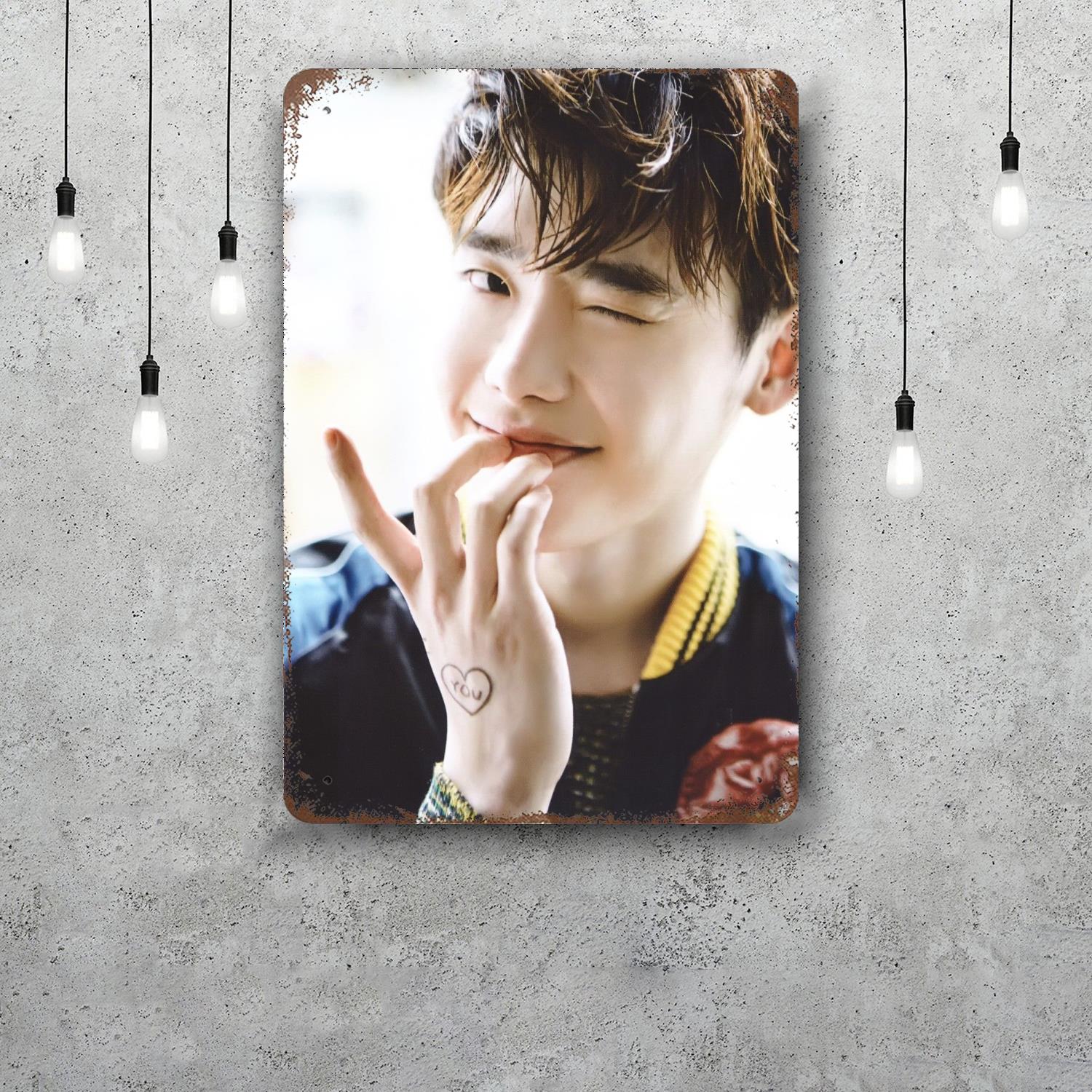

lee jong suk Retro Vintage Tin Sign Poster Decorative Plaque Metal Plate Wall Decor 20x30cm（7.8x11.8inch）
