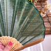 Elegantní Retro Vějíř ve Tvaru Mušle Bavlněná Lněná Látka Bambusové Skládací Vějíře Svatba Suvenýry Dárky Ruční Vějíř Vyřezávaná Kost Vějíře Třásně Přívěsek