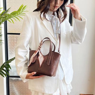 Korean Portable Bucket Bag 2025 New High-end Temperament Women's Shoulder Messenger Bag Fashionable and Simple Tote Bag