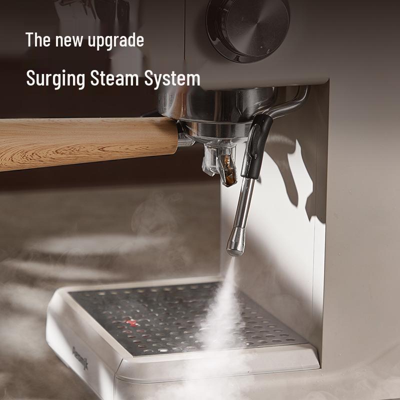 Multifunktionale italienische Kaffeemaschine mit Touchscreen & Milchaufschäumer