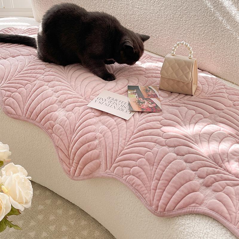 

New Ins Pink Milk Velvet Sofa Cushion Non-slip Plush Cover for Autumn Winter Retro 70*210cm