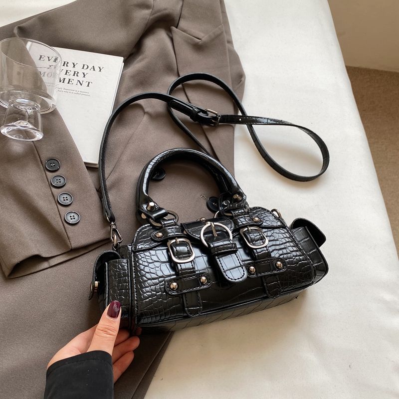 

Женская сумка через плечо, винтажная сумка из крокодиловой кожи, ретро-сумка на плечо с заклепками
