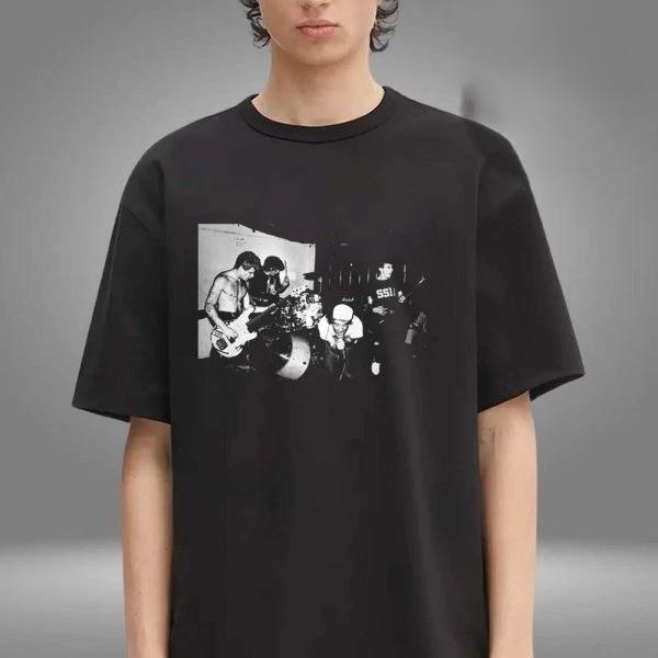 

Circle Jerks Merch Naomi Petersen Group Photo Unisex T-Shirt NEW Unisex T-Shirt S