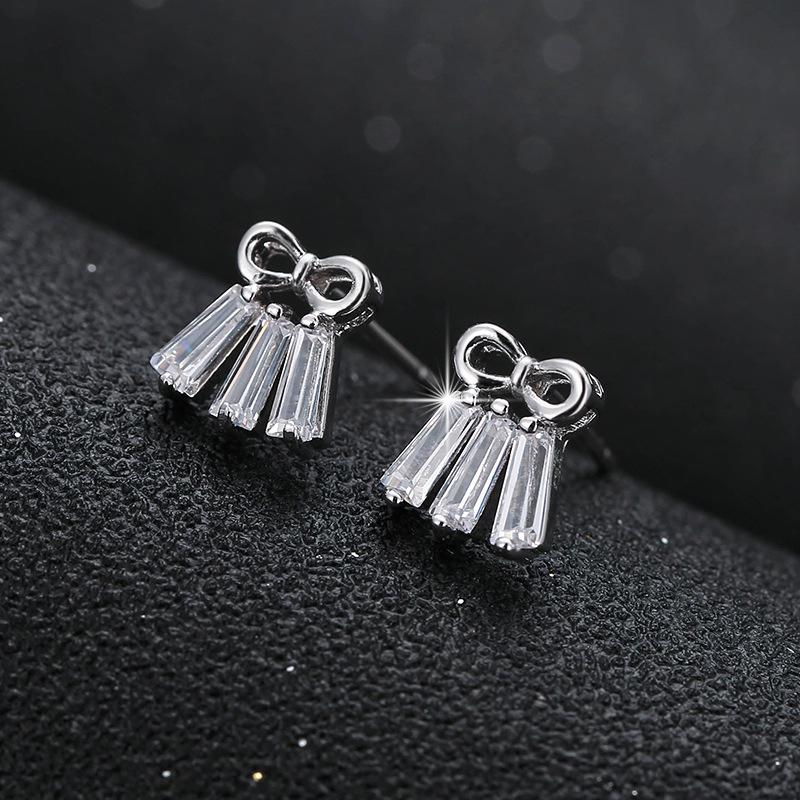 Elegant Geometric Rhinestone Bow Stud Earrings for Women