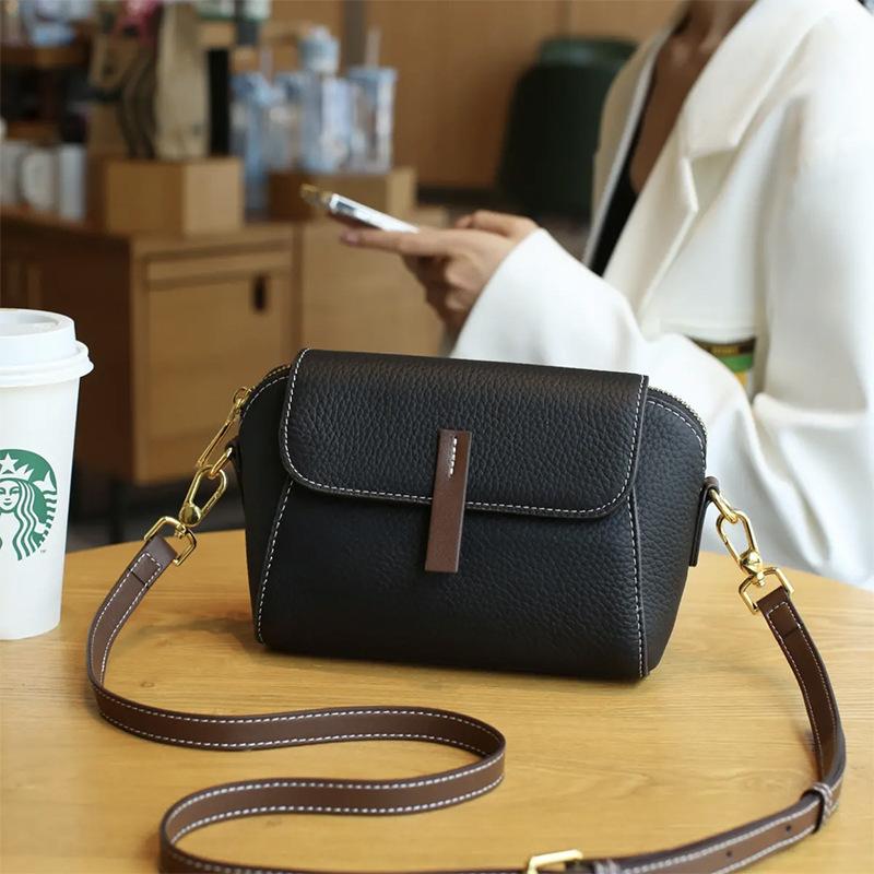 Premium Light Luxury Messenger Bag Niche Fashion Versatile Shoulder Shell Bag Small Bag