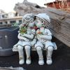 Estatua de Hada Sentada Resina Pareja Niño y Niña Sentados Silla Beso Figurita Adorno de Jardín Exterior Escultura de Porche Decoración de Patio