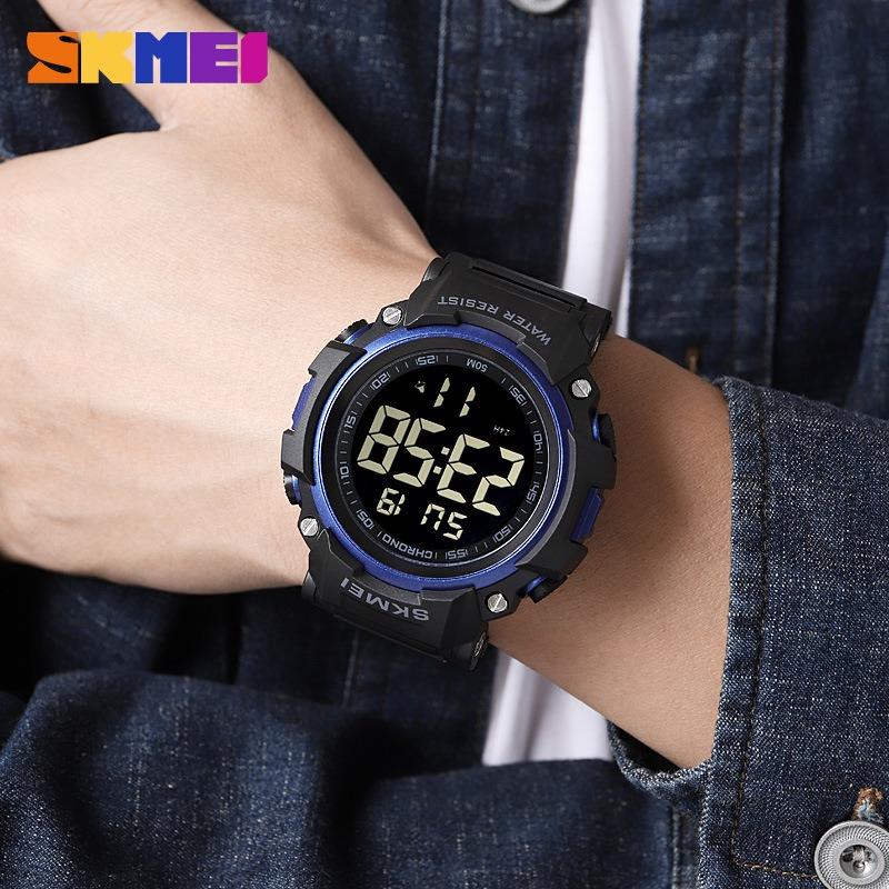 Trendy men's large dial digital display watch, multi-functional male student chronograph waterproof sports watch