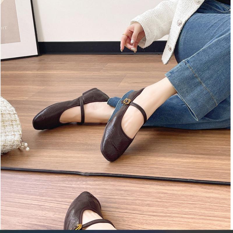 Fashion Comfortable Soft Leather Shallow Mary Jane Shoes Women Fashion Round Toe Metal Buckle Designer Shoes Retro Flat Casual Shoes