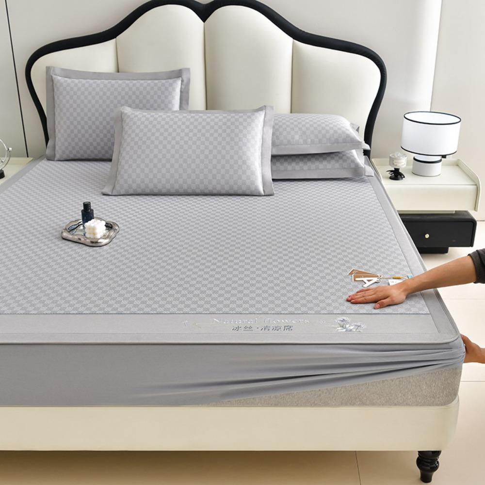 Class A Ice Silk Mattress Three-piece Set Summer Ice Silk Mat Mattress Protective Cover Hotel Air Conditioner Mattress Bedspread Machine Washable