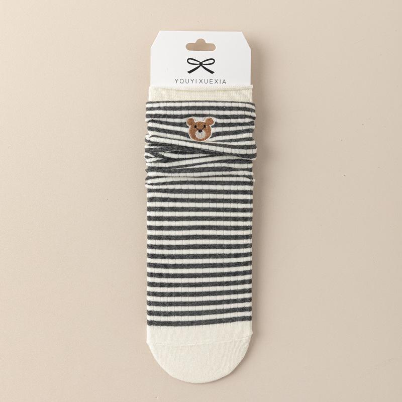5/10 Pairs Casual Autumn Winter Embroidered Socks for Women Cute Cartoon Bear Mid Calf Socks Academic Style Striped Sweat Absorbing Cotton Socks