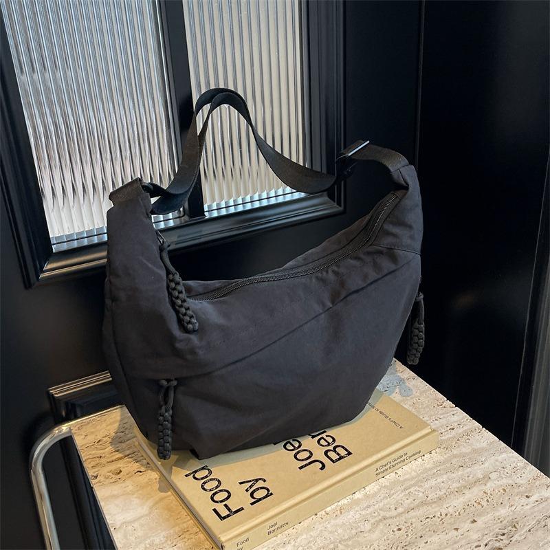 

Crossbody bag women s bag new dumpling bag women s large-capacity bag women s commuter shoulder sports versatile dumpling bag women чорний