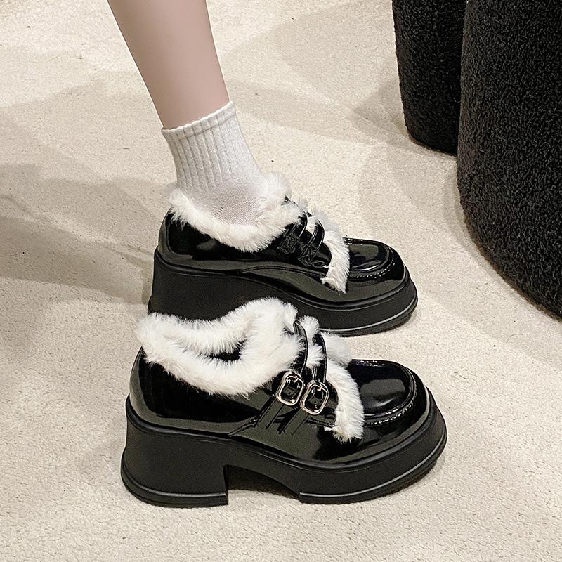 

2024 new versatile fashion wear-resistant non-slip good-looking thin show high dirt show high advanced Internet celebrity recommended ins 35