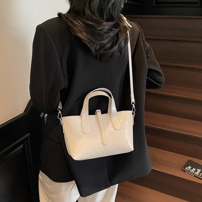 Premium Handbag Bag Women's New Trendy Fashion Shoulder Bag Popular Commuter Messenger Tote Bag