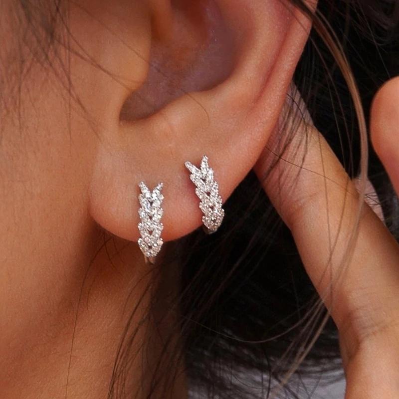 

Huitan Bright V Shaped Hoop Earrings for Women Charming Trendy Accessories with Leaf Design Graceful Temperament Party Zircon