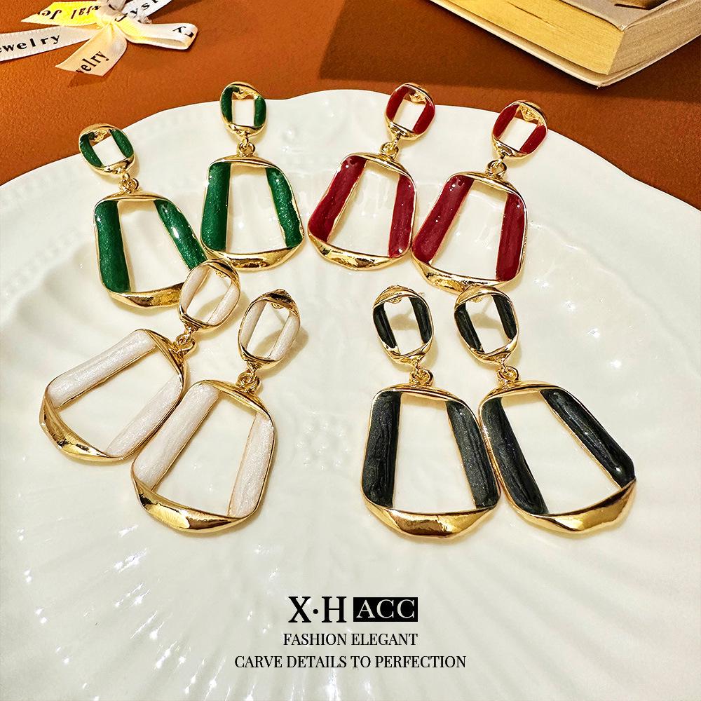 Vintage Bow Earrings: Timeless, High-End Retro Fashion Accessory