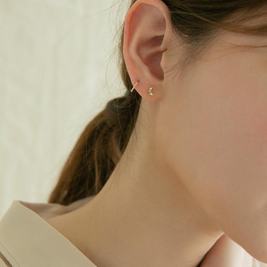 Lunne 14K Cut Crescent Earrings (14K Gold) #Es13