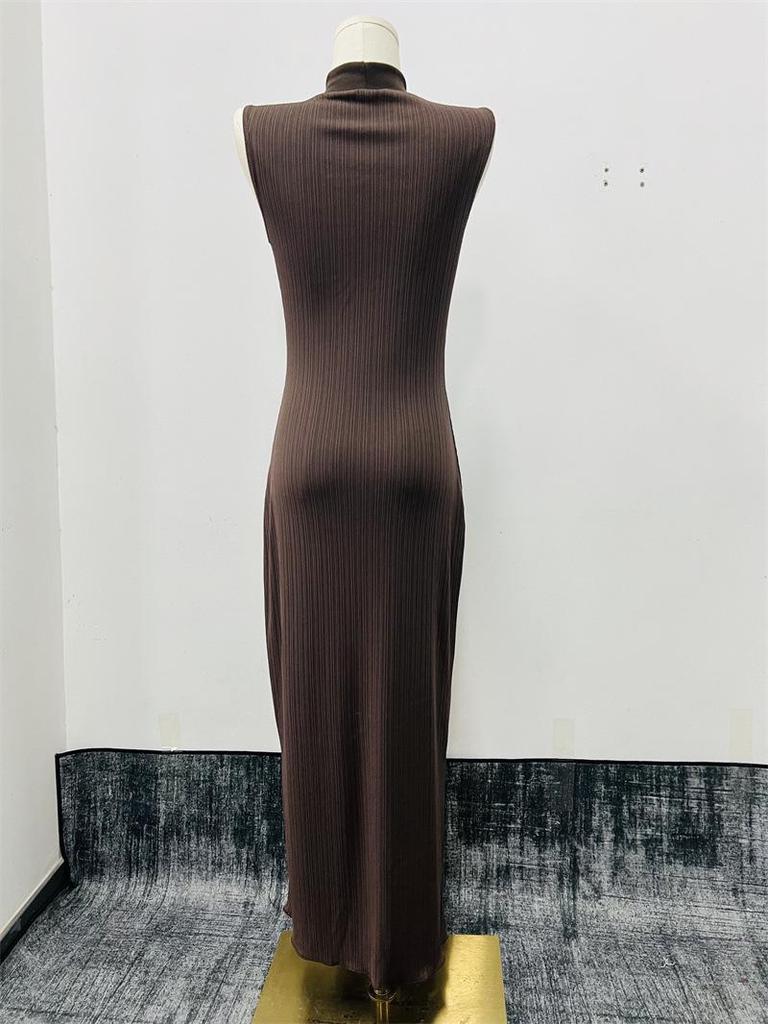 2026 New European & American Style Solid Color Sleeveless Knit Dress for Women.