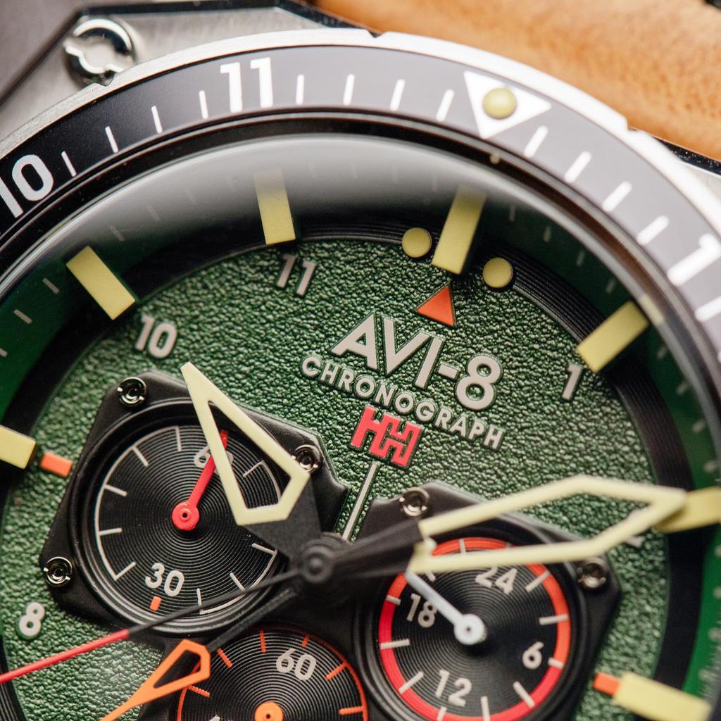 AVI-8 Hawker Hunter Atlas Dual Time Chronograph 43mm Herrenuhr - 12-eckiges Edelstahlgehäuse, Japanisches Quarzwerk, Dualzeit & 12-Stunden