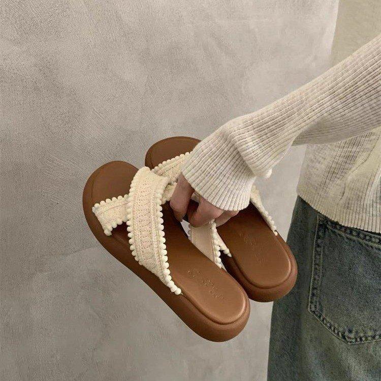 Thick-soled flat-soled sandals female 2025 new versatile retro ethnic fairy evening wind beach outside slippers sandals