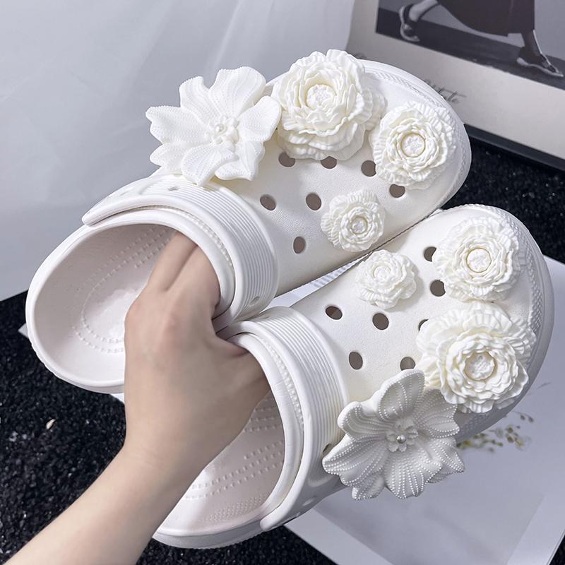 

1Set Hole Shoes Summer Shoe Bouquet Shoes Flower Shoes Buckle Shoes Decorative Buckle Accessories Removable Diy Decor Gift as the picture