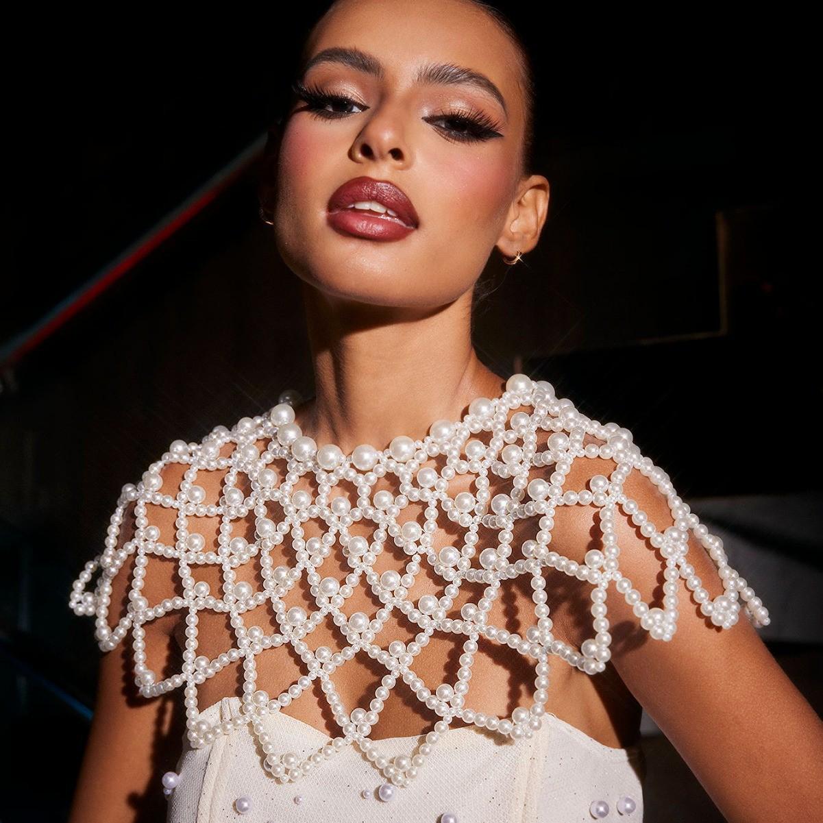 

Модная креативная блузка с цепочкой на тело из полого жемчуга - стильный европейский и американский модный аксессуар