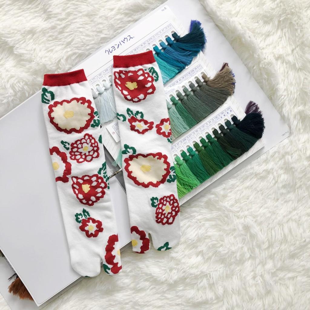 Trendy Japanese Multi-Color Jacquard Floral Tabi Socks - Cute Split-Toe Mid-Calf Design