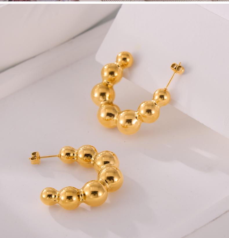 Retro Korean Style Titanium Steel Gradient C-Shaped Earrings with Small Steel Ball