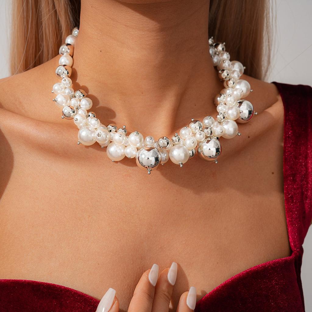 European and American imitation pearls irregular geometric beaded collarbone chain retro baroque elegant necklace