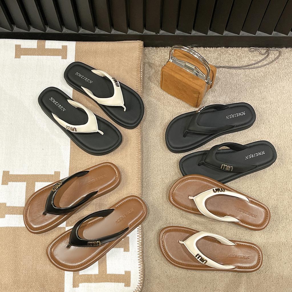 Versatile Clip New Fairy Shoes Slippers Female Summer Wear Fashion Design Lazy Flip-flops Niche Toe Fashion 2025