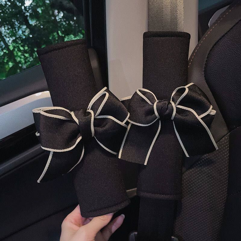 German High-End Car Seatbelt Shoulder Pads, a Pair of Anti-Neck-Strangling Plush Soft Car Interior Accessories, Creative and Cute