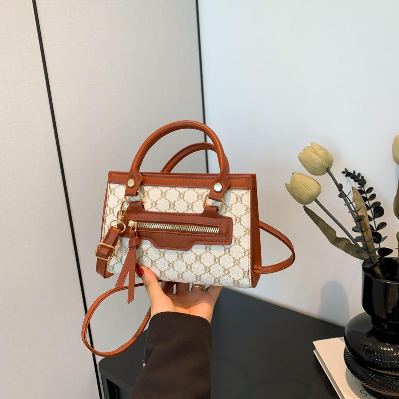 Fashion light luxury handbag women's 2025 new retro printed small square bag niche high-end shoulder messenger bag