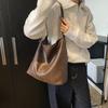 Fashion and leisure large-capacity commuter tote bag women's 2025 winter new simple underarm bag premium shoulder bag