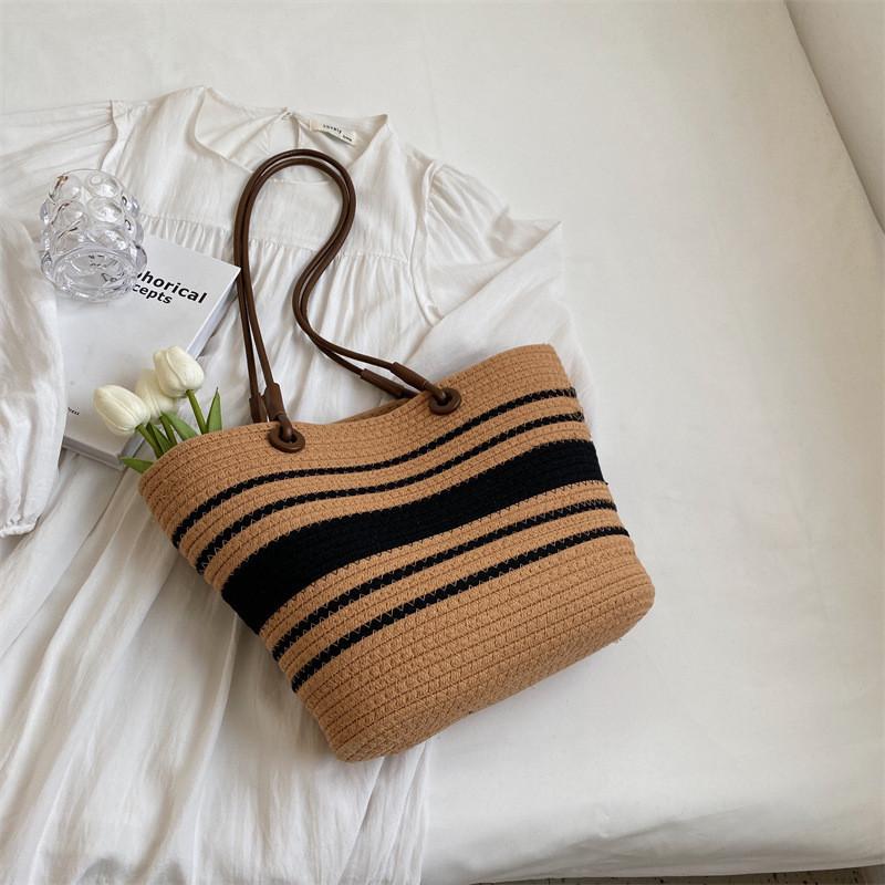 

2023 New Style Woven Straw Bag Popular Fashion Color-blocking Women s Tote Bag Street Trend Medium Size