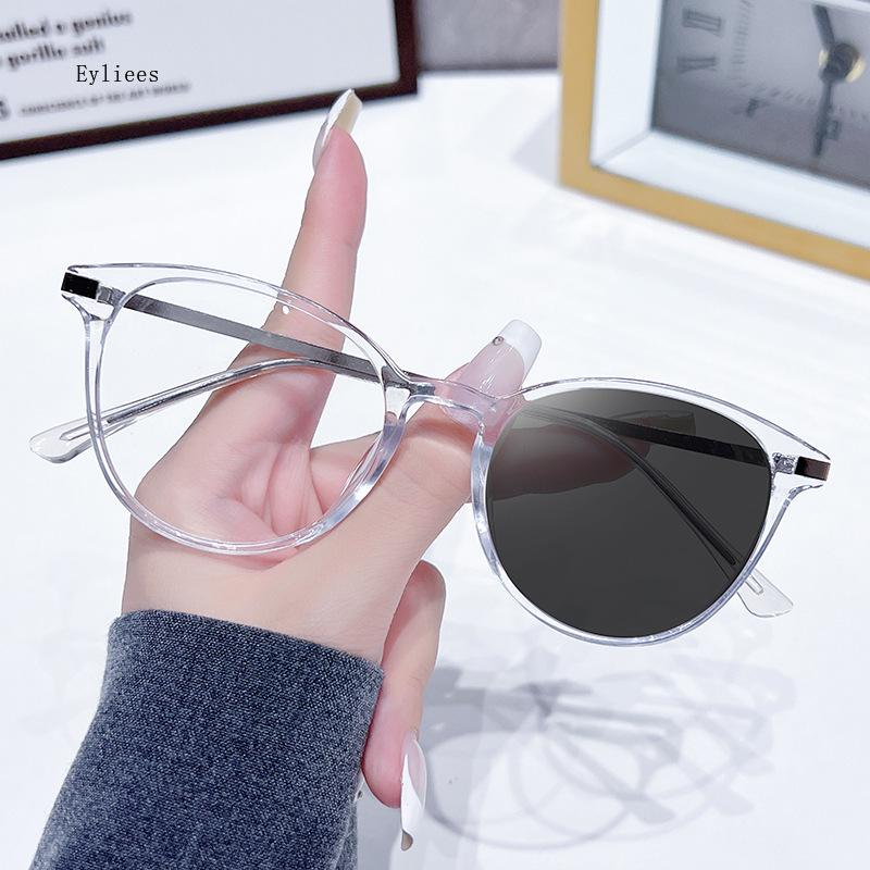 Ins Cat Eye Photochromic Glasses Frames Female Male Outdoor UV Proof Optical Grade Glasses Eye Glasses Travel Retro Spectacles Eyeglasses