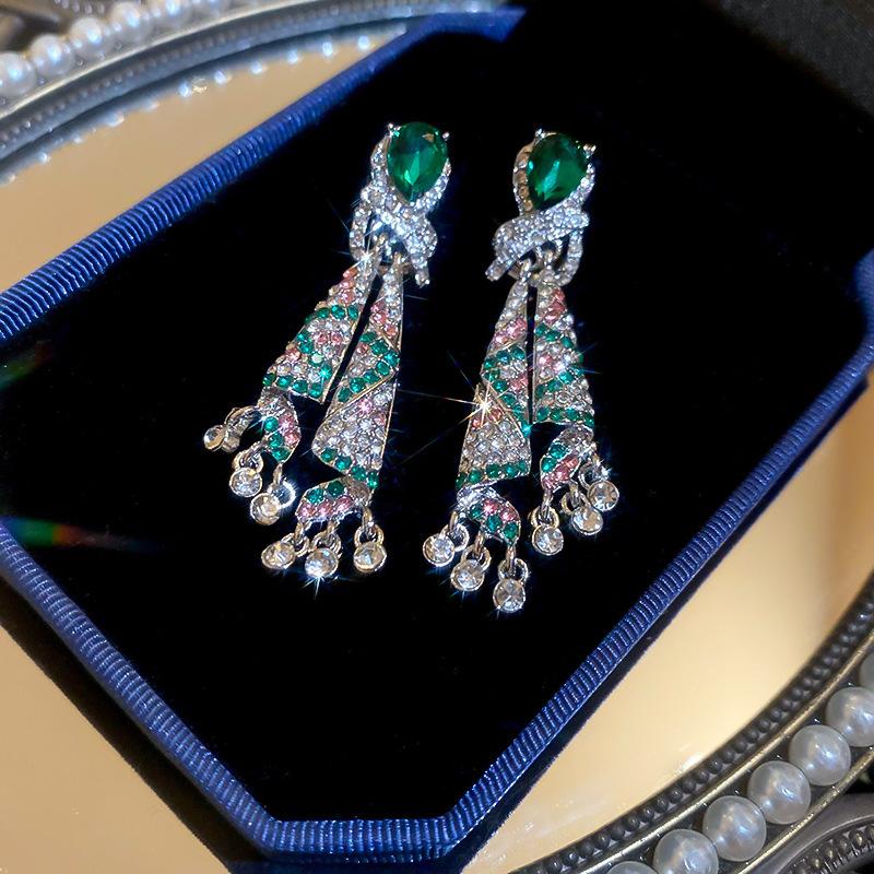 Silver needle with diamonds, water drop fringed earrings, light luxury, exquisite, high-end earrings, niche temperament, retro earrings, women