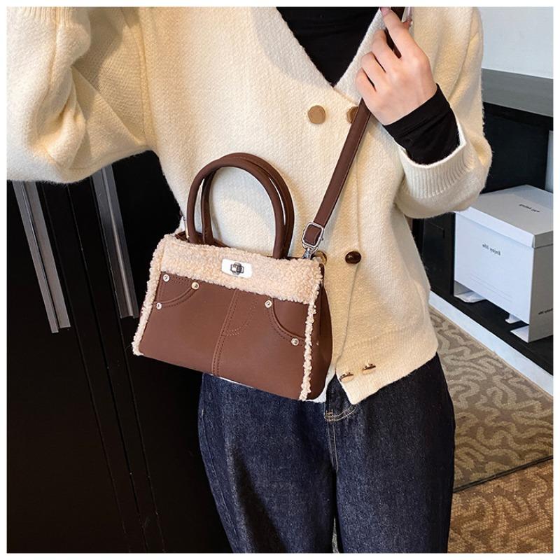 Premium Retro Small Bag Women's Autumn and Winter New Lamb Wool Small Square Bag Versatile Shoulder Messenger Bag